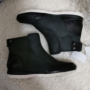 NWOB UGG Fashion Sneakers 5